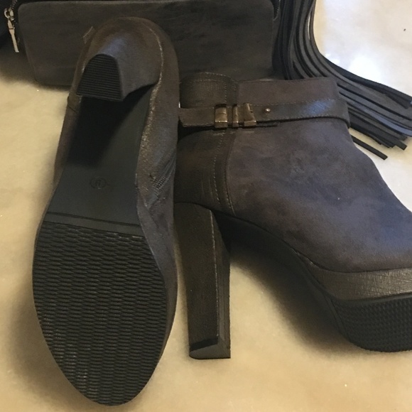 Boots & Back Pk - Picture 4 of 8